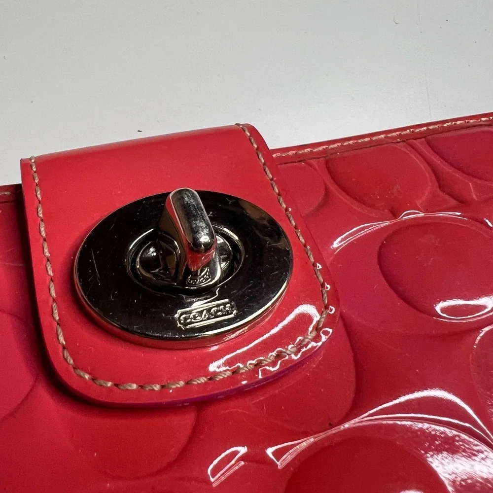 Coach Gallery Tote & Wallet Set – Red Patent Leather Embossed Signature, Style